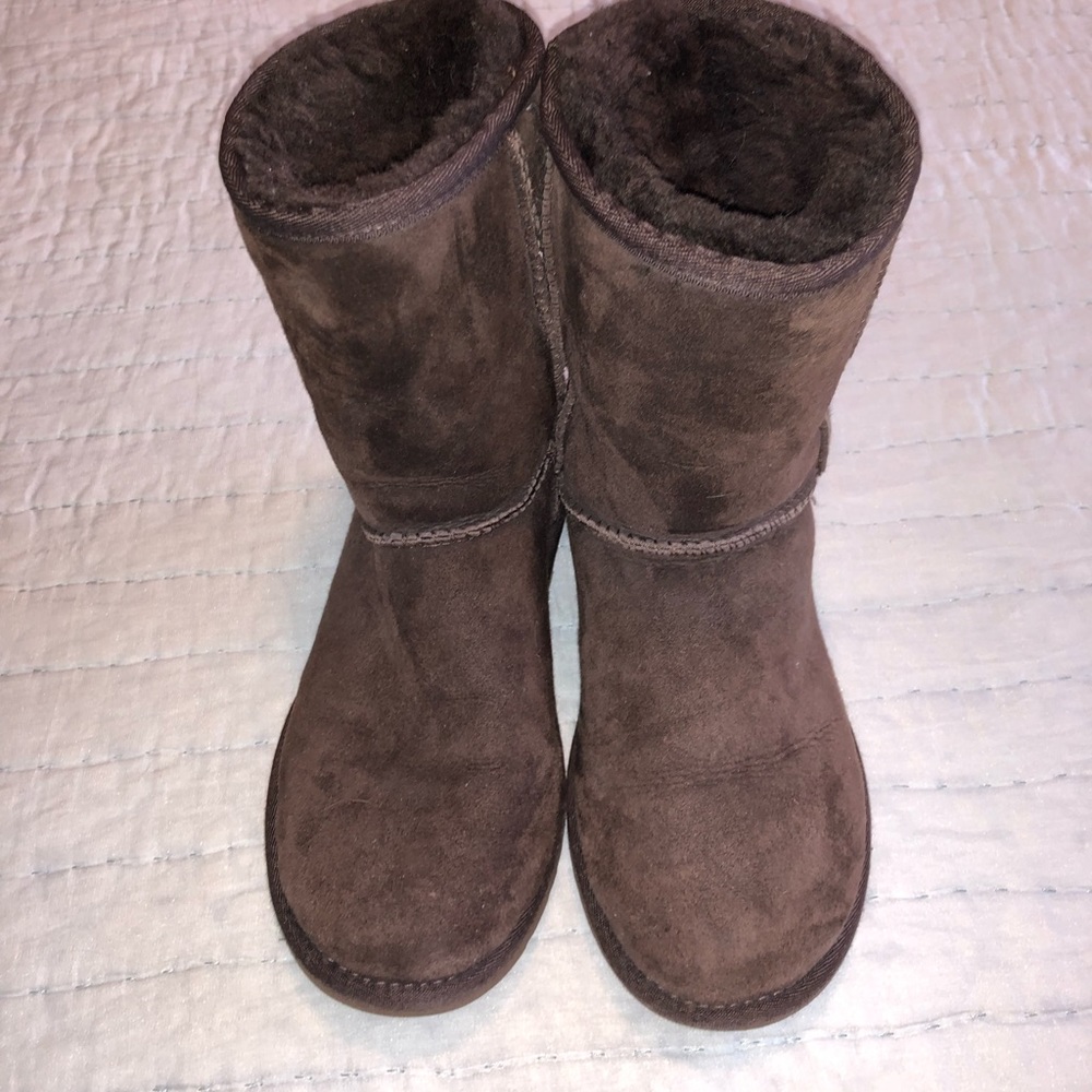 UGG classic shirt boot